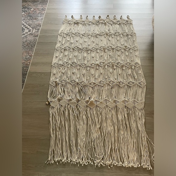 Large macrame wall hanger/curtain - Picture 5 of 5